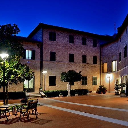 Hotel Le Muse Fabriano Luaran gambar