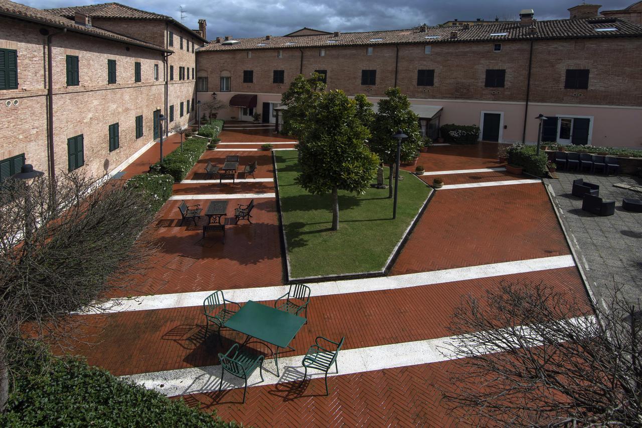 Hotel Le Muse Fabriano Luaran gambar