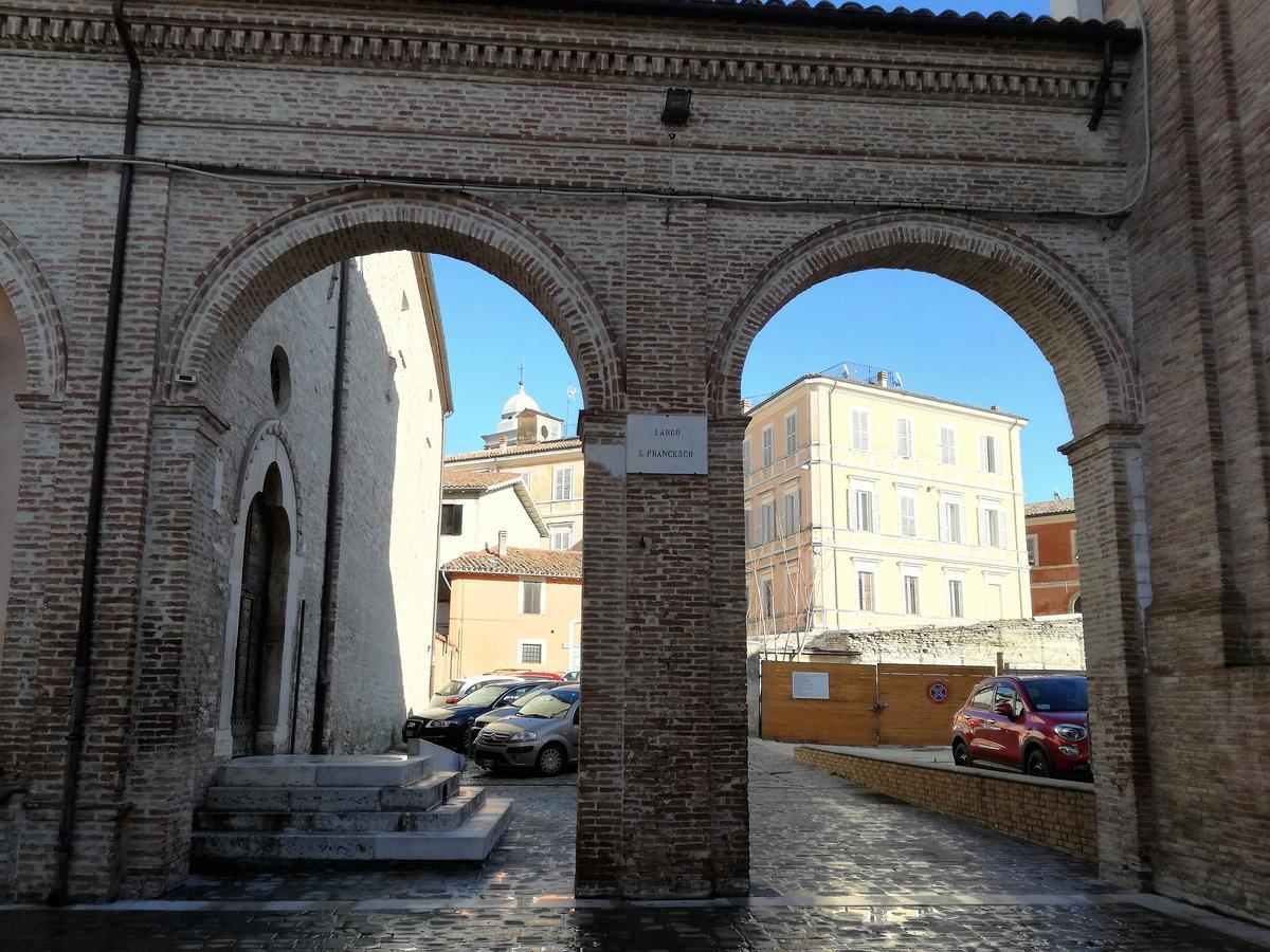 Hotel Le Muse Fabriano Luaran gambar